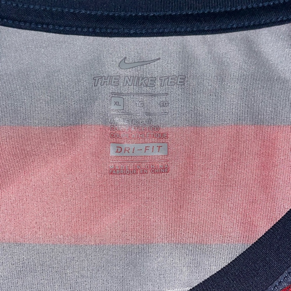 Nike Women’s team USA Dri-Fit T shirt - Picture 3 of 4